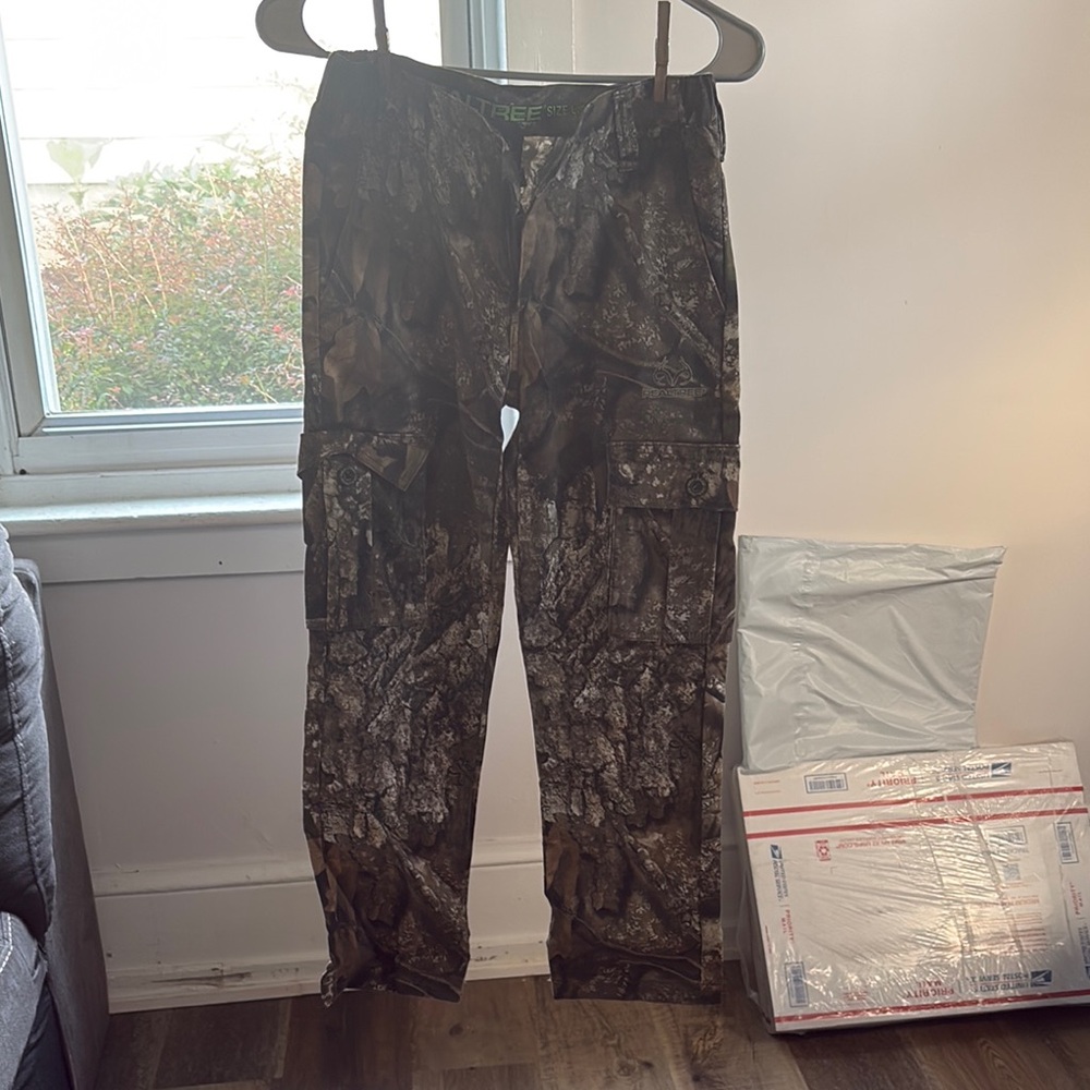Realtree Brown and Green Cargo Pants
